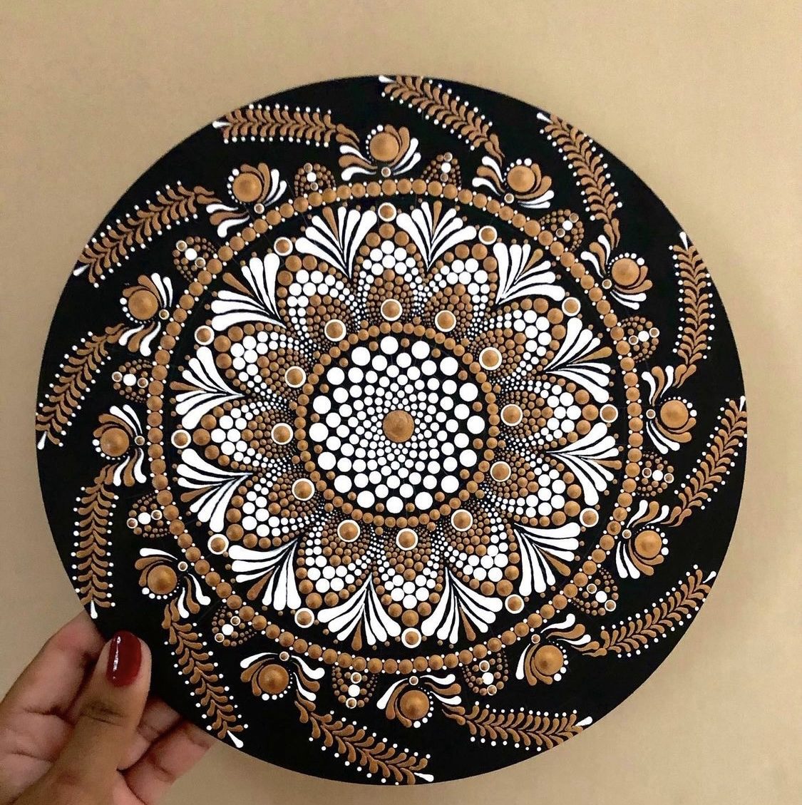 Mandala en puntillismo
